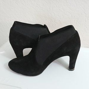 Van Eli black suede 3.25" heeled booties 6